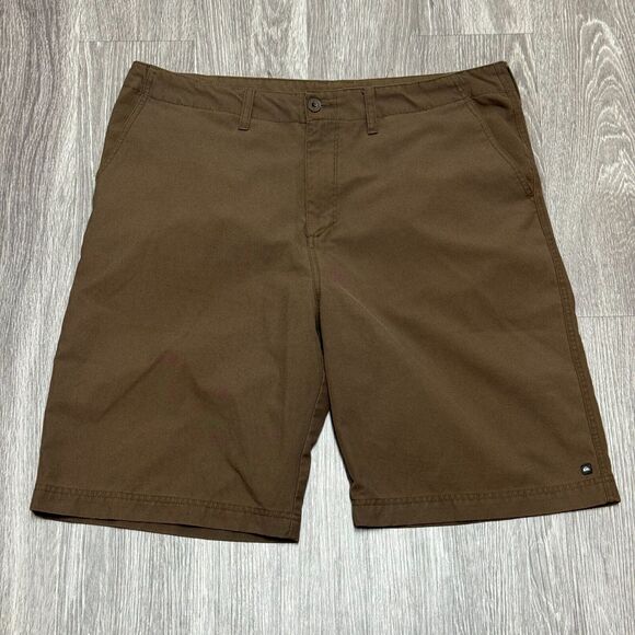 Quiksilver‎ Chino Shorts Mens 38 Brown Straight Fit Relaxed Script Embroidered - Picture 1 of 8